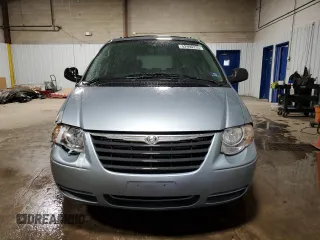 2006 Chrysler Town & Country Touring z VIN 2A4GP54L56R906567, wystawiony jako Copart lot #52990235 z przebiegiem 227 218 mil mil oraz Szkoda całkowita • Salvage title. Historia ofert i sprzedaży dostępna na DreamBid. Obrazek 5.