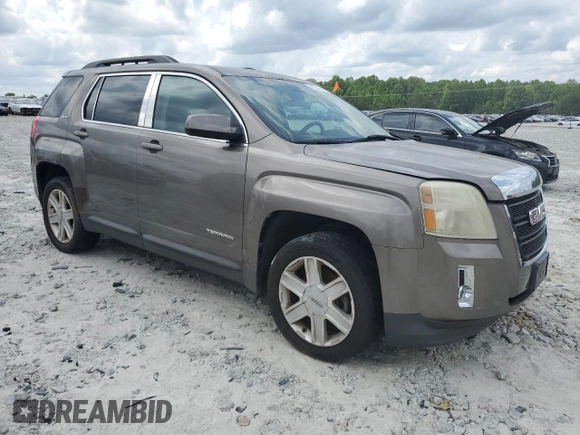 2010 GMC Terrain SLE-2 z VIN 2CTFLEEY2A6388875, wystawiony jako Copart lot #55048835 z przebiegiem 215 727 mil mil oraz Czysty tytuł • Clean title. Historia ofert i sprzedaży dostępna na DreamBid. Obrazek 4.
