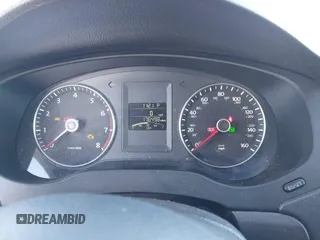 2014 Volkswagen Jetta SE z VIN 3VWD17AJ7EM316320, wystawiony jako IAAI lot #41464760 z przebiegiem 176 498 mil mil oraz . Historia ofert i sprzedaży dostępna na DreamBid. Obrazek 7.