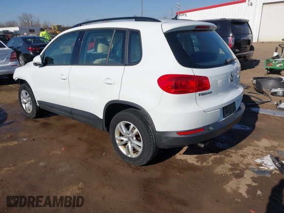2016 Volkswagen Tiguan SE with VIN WVGBV7AX0GW018760, listed as a IAAI auction lot 41733586 with 60,743 mi miles and . Bid and sale history available at DreamBid. Image 3.