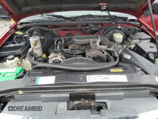 2000 GMC Jimmy SLE Convenience with VIN 1GKDT13W0Y2273829, listed as a Copart auction lot 84811284 with 129,635 mi miles and Salvage Title. Bid and sale history available at carsss.com. Image 12.