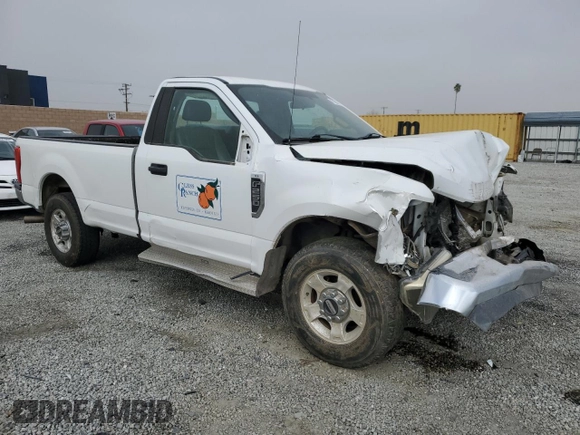 2017 Ford F-250 XL with VIN 1FTBF2A6XHEE32955, listed as a Copart auction lot 43188895 with 170,418 mi miles and Salvage title. Bid and sale history available at DreamBid. Image 4.