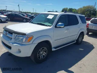 2007 Toyota Sequoia Limited with VIN 5TDBT48A27S285702, listed as a IAAI auction lot 41740869 with 142,998 mi miles. Bid and sale history available at carsss.com. Image 2.