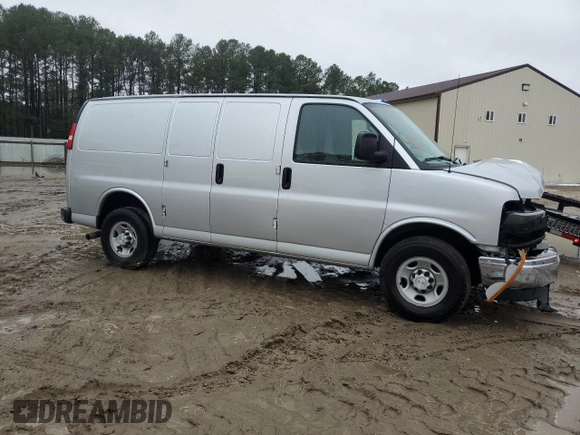 2018 Chevrolet Express Cargo with VIN 1GCWGAFG2J1338480, listed as a Copart auction lot 48854345 with 100,816 mi miles and Salvage title. Bid and sale history available at DreamBid. Image 4.