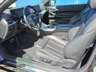 2024 BMW 4 Series 430i z VIN WBA23AT04RCR69424, wystawiony jako Copart lot #56997125 z przebiegiem 25 141 mil mil oraz Tytuł czysty. Historia ofert i sprzedaży dostępna na DreamBid. Obrazek 7.