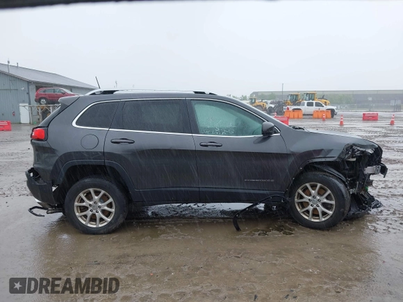 2016 Jeep Cherokee Latitude z VIN 1C4PJMCS3GW242644, wystawiony jako IAAI lot #42491524 z przebiegiem 77 784 mil mil oraz . Historia ofert i sprzedaży dostępna na DreamBid. Obrazek 12.