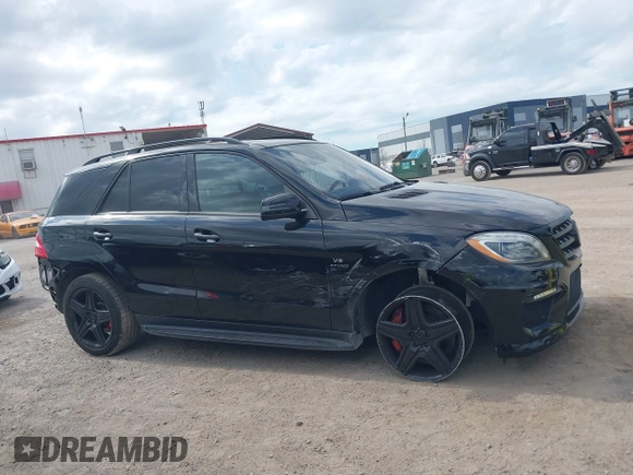 2014 Mercedes-Benz M 63 AMG z VIN 4JGDA7EB5EA320042, wystawiony jako IAAI lot #41798059 z przebiegiem 111 866 mil mil oraz . Historia ofert i sprzedaży dostępna na DreamBid. Obrazek 14.