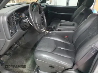 2003 Chevrolet Avalanche z VIN 3GNEK13TX3G209121, wystawiony jako Copart lot #59761055 z przebiegiem 37 766 mil mil oraz Czysty tytuł • Clean title. Historia ofert i sprzedaży dostępna na DreamBid. Obrazek 7.