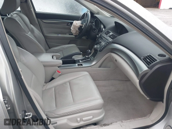 2009 Acura TL Tech with VIN 19UUA86569A020715, listed as a IAAI auction lot 41521211 with 179,977 mi miles. Bid and sale history available at carsss.com. Image 5.