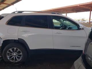 2019 Jeep Cherokee Latitude Plus with VIN 1C4PJMLB4KD441738, listed as a IAAI auction lot 42684317 with 50,480 mi miles and . Bid and sale history available at DreamBid. Image 14.