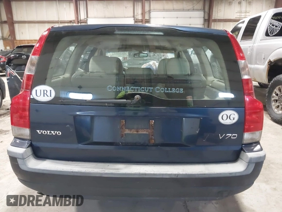 2002 Volvo V70 with VIN YV1SW61R721181578, listed as a IAAI auction lot 41620282 with 260,803 mi miles. Bid and sale history available at carsss.com. Image 16.