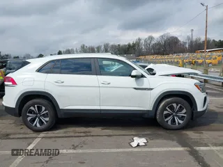 2024 Volkswagen Atlas SE with VIN 1V2LE2CA5RC243036, listed as a IAAI auction lot 41860475 with 7,766 mi miles and . Bid and sale history available at DreamBid. Image 13.