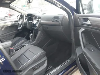 2022 Volkswagen Tiguan SEL R-Line with VIN 3VV4B7AX3NM154238, listed as a IAAI auction lot 40995659 with 23,437 mi miles. Bid and sale history available at carsss.com. Image 5.