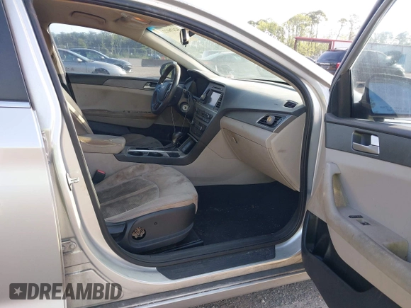 2016 Hyundai Sonata SE z VIN 5NPE24AF8GH350287, wystawiony jako IAAI lot #42476022 z przebiegiem 185 630 mil mil oraz . Historia ofert i sprzedaży dostępna na DreamBid. Obrazek 5.