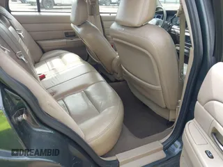 2003 Ford Crown Victoria LX z VIN 2FAFP74WX3X184730, wystawiony jako IAAI lot #42264132 z przebiegiem 297 561 mil mil oraz . Historia ofert i sprzedaży dostępna na DreamBid. Obrazek 8.