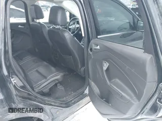 2016 Ford Escape SE z VIN 1FMCU9G92GUA33686, wystawiony jako IAAI lot #41490107 z przebiegiem 99 938 mil mil oraz . Historia ofert i sprzedaży dostępna na DreamBid. Obrazek 8.