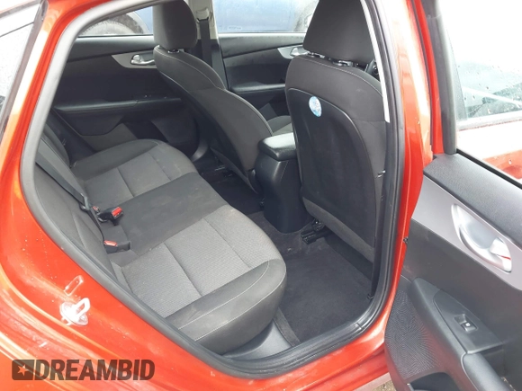 2023 Kia Forte LXS z VIN 3KPF24AD4PE596731, wystawiony jako IAAI lot #40501519 z przebiegiem 36 755 mil mil oraz . Historia ofert i sprzedaży dostępna na DreamBid. Obrazek 8.