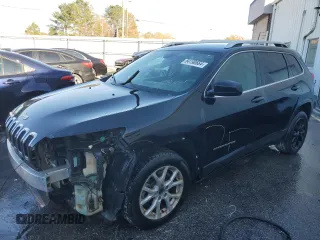 2017 Jeep Cherokee Latitude with VIN 1C4PJLCB3HD221543, listed as a Copart auction lot 84190664 with 112,626 mi miles and Salvage Title. Bid and sale history available at carsss.com. Image 1.
