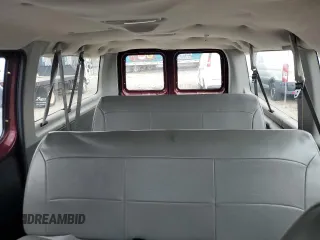 2005 Ford Econoline Passenger XL z VIN 1FMRE11W15HB11789, wystawiony jako Copart lot #64285275 z przebiegiem 148 953 mil mil oraz Czysty tytuł • Clean title. Historia ofert i sprzedaży dostępna na DreamBid. Obrazek 10.