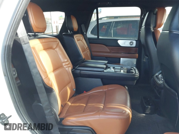 2019 Lincoln Navigator Reserve z VIN 5LMJJ2LT8KEL10852, wystawiony jako IAAI lot #41847832 z przebiegiem 88 437 mil mil oraz . Historia ofert i sprzedaży dostępna na DreamBid. Obrazek 8.