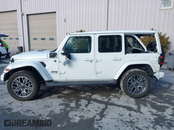 2024 Jeep Wrangler High Altitude z VIN 1C4RJXU60RW176763, wystawiony jako IAAI lot #41508931 z przebiegiem 11 026 mil mil oraz . Historia ofert i sprzedaży dostępna na DreamBid. Obrazek 15.
