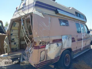 1988 Ford Econoline Cargo z VIN 1FDGS24H0JHC21214, wystawiony jako IAAI lot #39650228 z przebiegiem 55 106 mil mil oraz . Historia ofert i sprzedaży dostępna na DreamBid. Obrazek 4.