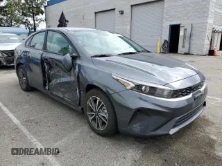 2022 Kia Forte LXS with VIN 3KPF24AD1NE488113, listed as a Copart auction lot 54615215 with 31,004 mi miles and Clean Title. Bid and sale history available at carsss.com. Image 4.