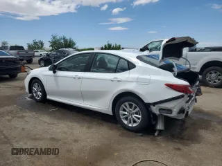 2025 Toyota Camry LE z VIN 4T1DAACKXSU031264, wystawiony jako Copart lot #57031815 z przebiegiem 19 427 mil mil oraz Nie do naprawy • Non repairable. Historia ofert i sprzedaży dostępna na DreamBid. Obrazek 2.
