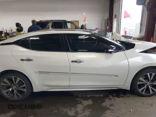 2016 Nissan Maxima SL z VIN 1N4AA6APXGC383444, wystawiony jako IAAI lot #41766069 z przebiegiem 92 629 mil mil oraz . Historia ofert i sprzedaży dostępna na DreamBid. Obrazek 14.