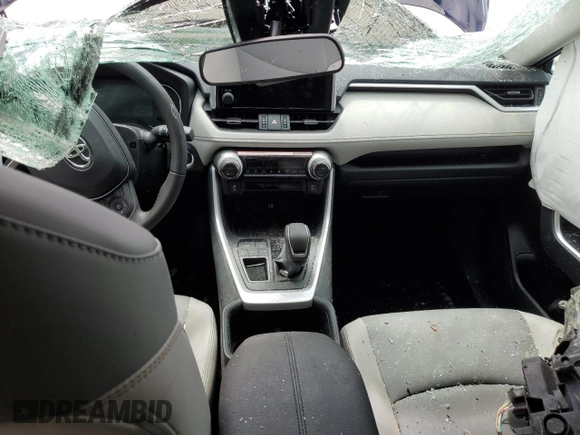 2025 Toyota RAV4 XLE Premium with VIN 2T3C1RFVXSW373756, listed as a Copart auction lot 58671675 with 3,782 mi miles and Salvage title. Bid and sale history available at DreamBid. Image 8.