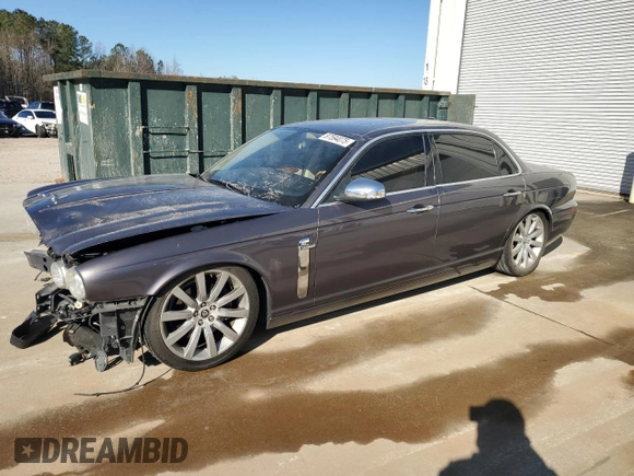 2008 Jaguar XJ Vanden Plas with VIN SAJWA82B08SH20004, listed as a Copart auction lot 87594075 with 130,172 mi miles and Salvage Title. Bid and sale history available at carsss.com. Image 1.