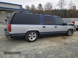 1994 GMC Suburban z VIN 1GKEC16K4RJ762562, wystawiony jako Copart lot #81242184 z przebiegiem 182 583 mil mil oraz Szkoda całkowita • Salvage title. Historia ofert i sprzedaży dostępna na DreamBid. Obrazek 3.