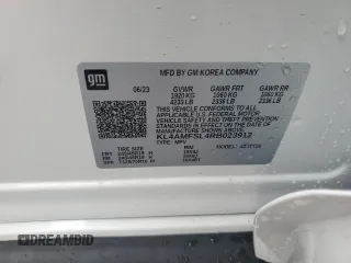 2024 Buick Encore GX Avenir z VIN KL4AMFSL4RB023912, wystawiony jako Copart lot #51159555 z przebiegiem Nie podano mil oraz Szkoda całkowita • Salvage title. Historia ofert i sprzedaży dostępna na DreamBid. Obrazek 13.