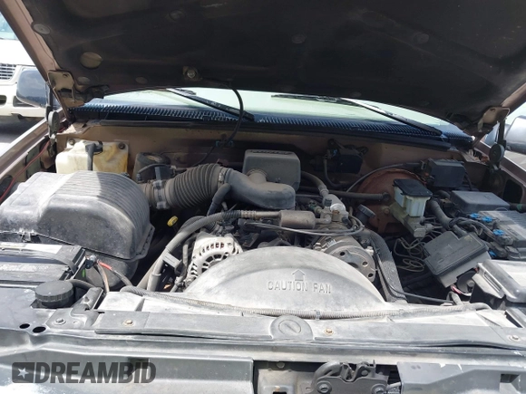 1997 Chevrolet Silverado 1500 with VIN 2GCEK19R5V1153864, listed as a IAAI auction lot 42214183 with 196,761 mi miles and . Bid and sale history available at DreamBid. Image 10.