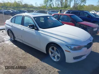 2014 BMW 3 Series 320i xDrive с VIN WBA3C3C51EF984208, выставлен на аукционе IAAI как лот 42142070 с пробегом 218 824 миль миль и . История ставок и продаж доступна на DreamBid. Изображение 1.