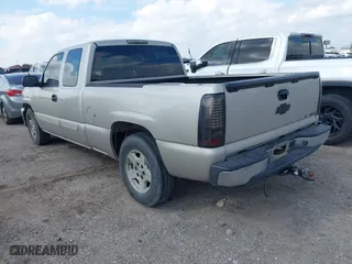 2006 Chevrolet Silverado 1500 LT1 with VIN 1GCEC19V96Z172386, listed as a IAAI auction lot 41496668 with 365,832 mi miles. Bid and sale history available at carsss.com. Image 3.