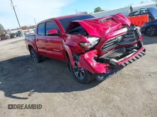2016 Toyota Tacoma SR with VIN 5TFCZ5AN2GX006443, listed as a IAAI auction lot 40926405 with 117,825 mi miles. Bid and sale history available at carsss.com. Image 1.