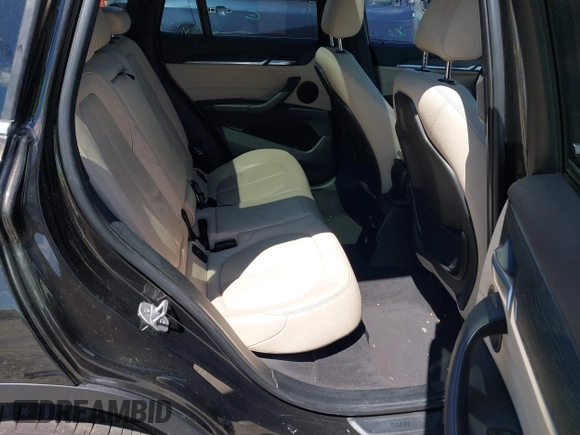 2016 BMW X1 xDrive28i with VIN WBXHT3C3XGP889833, listed as a IAAI auction lot 39118131 with 111,343 mi miles. Bid and sale history available at carsss.com. Image 8.