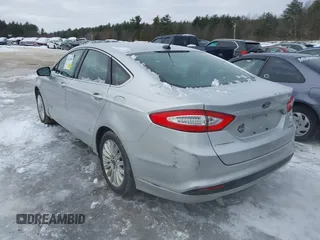 2014 Ford Fusion SE Hybrid with VIN 3FA6P0LUXER172442, listed as a IAAI auction lot 41623540 with 195,843 mi miles. Bid and sale history available at carsss.com. Image 3.