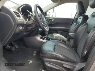 2018 Jeep Compass Latitude z VIN 3C4NJCBB8JT461048, wystawiony jako Copart lot #65475345 z przebiegiem 82 384 mil mil oraz Czysty tytuł • Clean title. Historia ofert i sprzedaży dostępna na DreamBid. Obrazek 7.