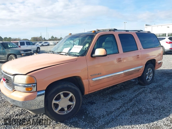 2000 GMC Yukon XL SLT with VIN 3GKFK16T9YG166699, listed as a IAAI auction lot 41070324 with 271,068 mi miles. Bid and sale history available at carsss.com. Image 6.