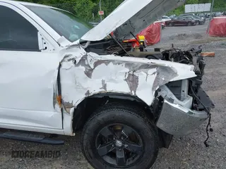 2017 Ram 1500 SLT z VIN 1C6RR7GG9HS736595, wystawiony jako IAAI lot #42230792 z przebiegiem 132 627 mil mil oraz . Historia ofert i sprzedaży dostępna na DreamBid. Obrazek 17.