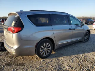 2017 Chrysler Pacifica Touring L with VIN 2C4RC1BG0HR683334, listed as a Copart auction lot 48756915 with 178,239 mi miles and Salvage Title. Bid and sale history available at DreamBid. Image 3.
