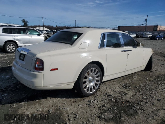 2004 Rolls-Royce Phantom z VIN SCA1S68414UX07249, wystawiony jako Copart lot #88060075 z przebiegiem Nie podano mil oraz Szkody całkowita. Historia ofert i sprzedaży dostępna na DreamBid. Obrazek 3.