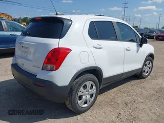 2016 Chevrolet Trax LS z VIN 3GNCJKSB0GL259709, wystawiony jako IAAI lot #42378736 z przebiegiem 114 054 mil mil oraz . Historia ofert i sprzedaży dostępna na DreamBid. Obrazek 4.