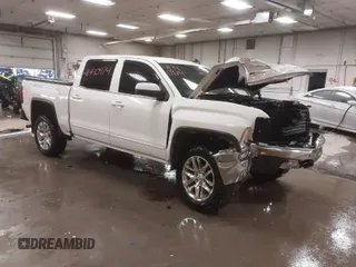 2018 GMC Sierra 1500 SLE z VIN 3GTU2MEC6JG255626, wystawiony jako IAAI lot #41440974 z przebiegiem 89 771 mil mil oraz . Historia ofert i sprzedaży dostępna na DreamBid. Obrazek 1.