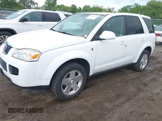 2007 Saturn VUE V6 z VIN 5GZCZ63407S878948, wystawiony jako IAAI lot #42307430 z przebiegiem 119 443 mil mil oraz . Historia ofert i sprzedaży dostępna na DreamBid. Obrazek 2.
