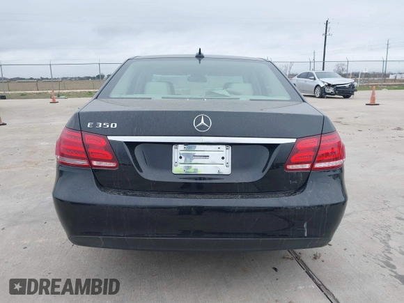 2014 Mercedes-Benz E-Class E 350 Sport with VIN WDDHF5KB2EA910687, listed as a IAAI auction lot 41576215 with 74,726 mi miles. Bid and sale history available at carsss.com. Image 17.