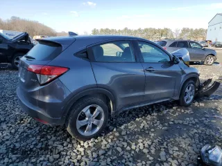 2022 Honda HR-V LX with VIN 3CZRU6H36NM717885, listed as a Copart auction lot 42835445 with 0 mi miles and Salvage Title. Bid and sale history available at carsss.com. Image 3.