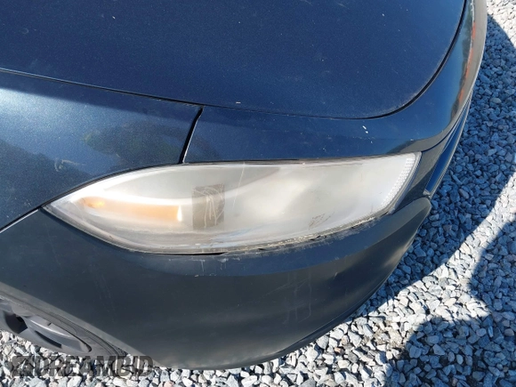 2013 Dodge Dart SXT with VIN 1C3CDFBA0DD104341, listed as a IAAI auction lot 42005692 with 175,964 mi miles. Bid and sale history available at carsss.com. Image 6.